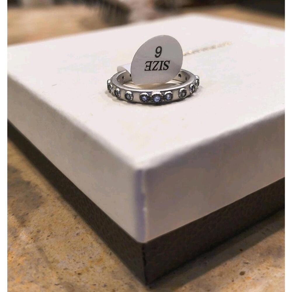 Elegant Silver Women's Ring